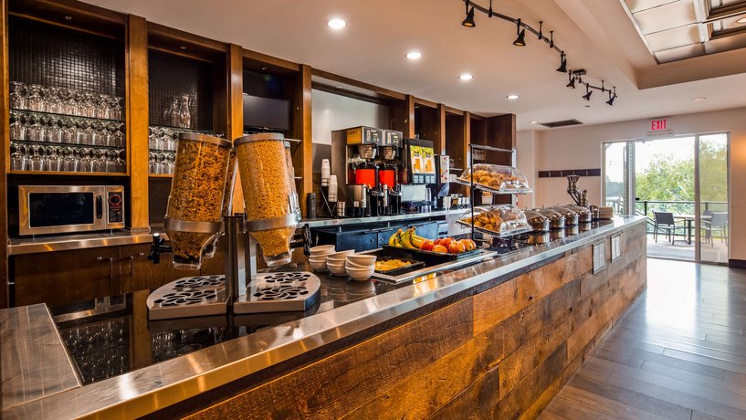 Best Western Plus Chocolate Lake Hotel - Halifax
