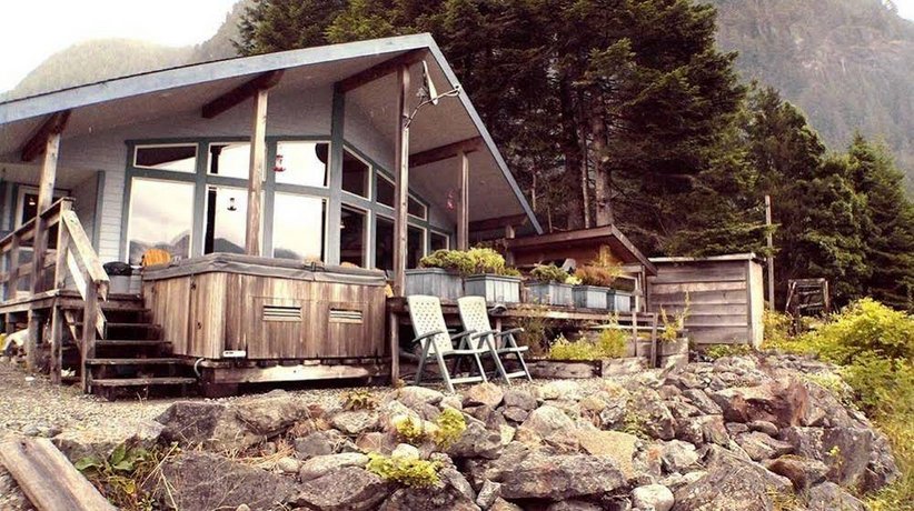Reel Obsession Fishing Lodge Vancouver Island- All Inclusive 타시스 워터 에어로드롬 Canada thumbnail