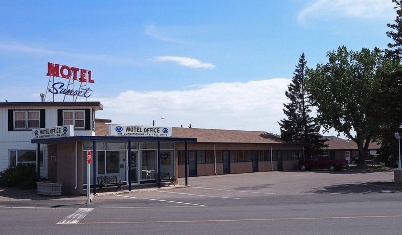 Sunset Motel Fort MacLeod Head-Smashed-In Buffalo Jump Canada thumbnail