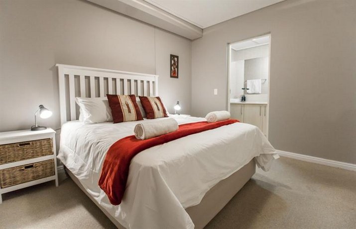 Dockside Gold Suite