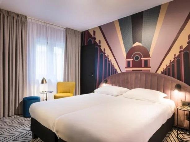 Hotel Hubert Grand Place 성 니콜라스 성당 Belgium thumbnail