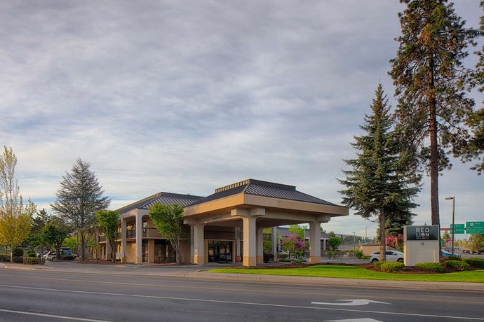 Red Lion Inn & Suites Deschutes River - Bend