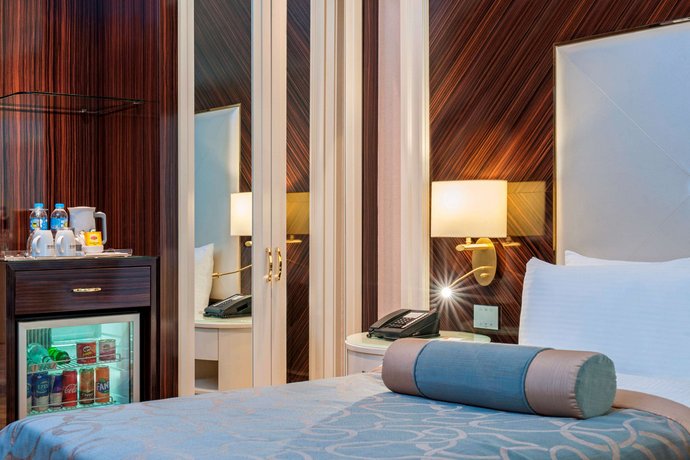 Elite World Business Hotel