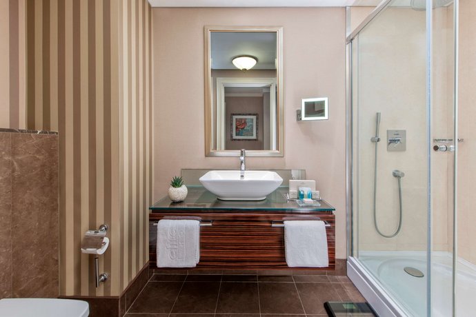 Elite World Business Hotel