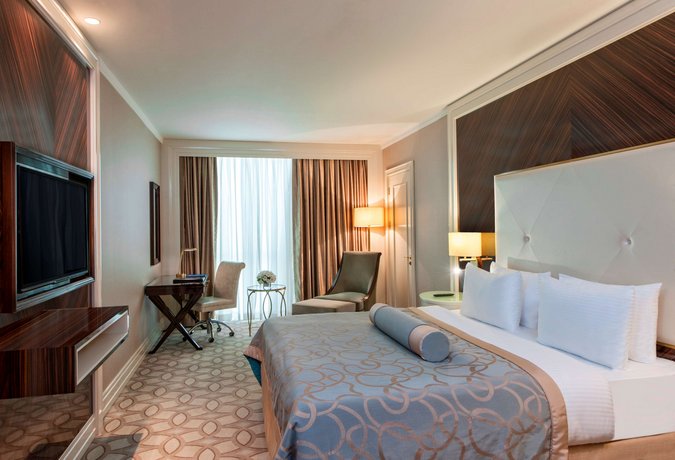 Elite World Business Hotel