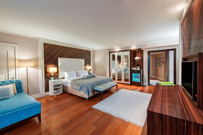 Elite World Business Hotel