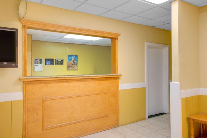 Travelodge by Wyndham Bangor