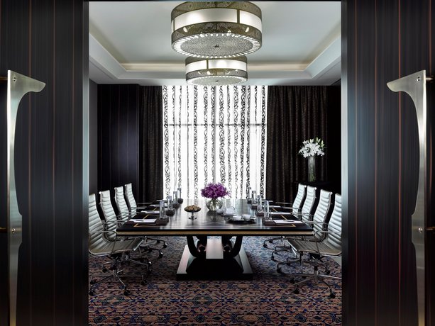 Dusit Thani Abu Dhabi