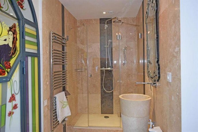 Apartment With 2 Bedrooms in Cannes With Wonderful sea View Terrace and Wifi - 50 m From the Beach