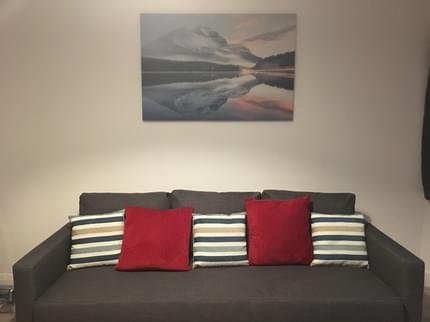 Kingswood Apartment