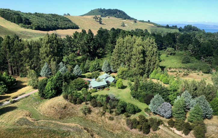 Whakaipo Lodge