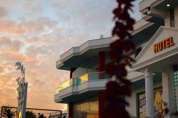 The City Gate Hotel