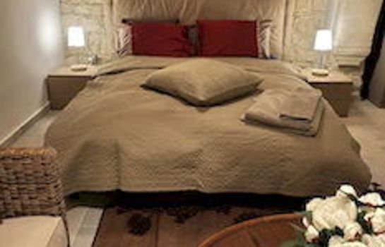 Ipio Vouni Suites