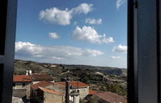 Ipio Vouni Suites