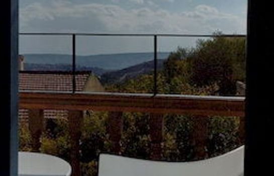 Ipio Vouni Suites