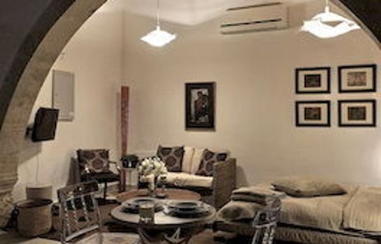 Ipio Vouni Suites