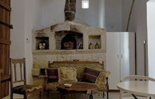 Ipio Vouni Suites