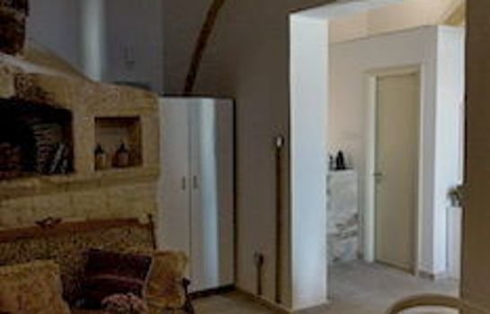 Ipio Vouni Suites