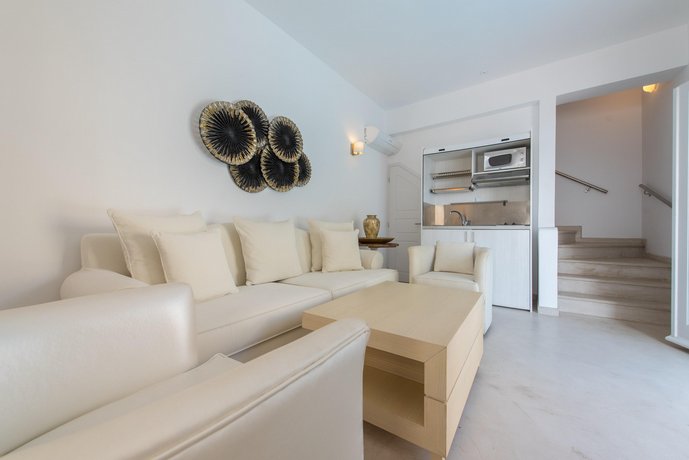 Santorini Secret Suites & Spa