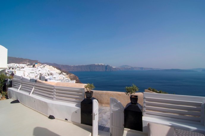 Santorini Secret Suites & Spa