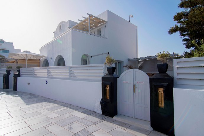 Santorini Secret Suites & Spa