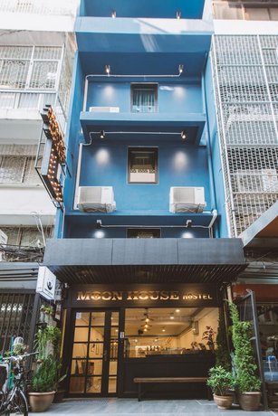 Moon House Hostel