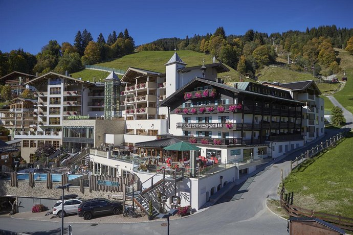 Stammhaus Wolf im Hotel Alpine Palace Skicircus Saalbach Hinterglemm Austria thumbnail