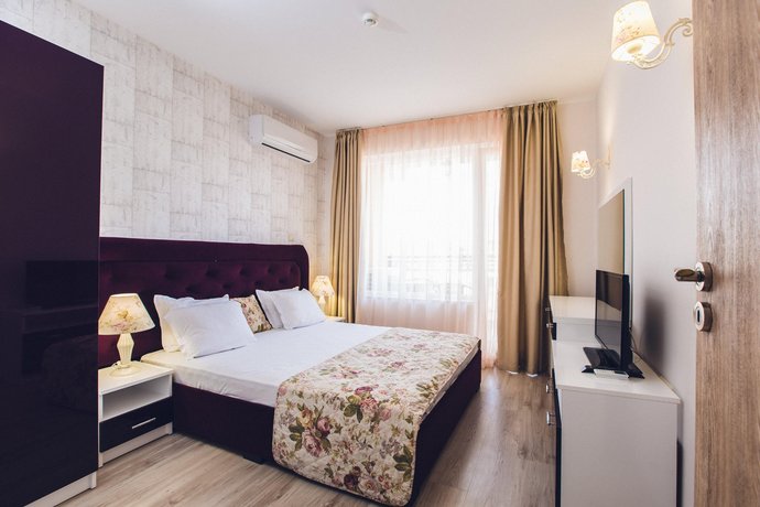 Avenue Deluxe Hotel