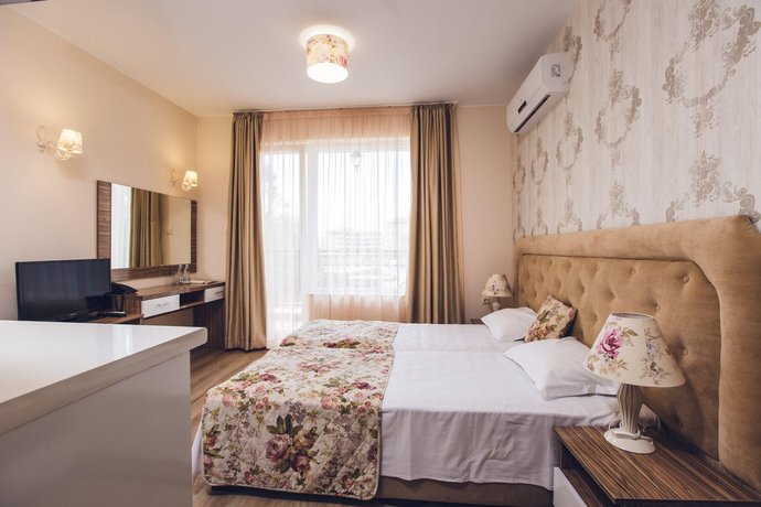 Avenue Deluxe Hotel