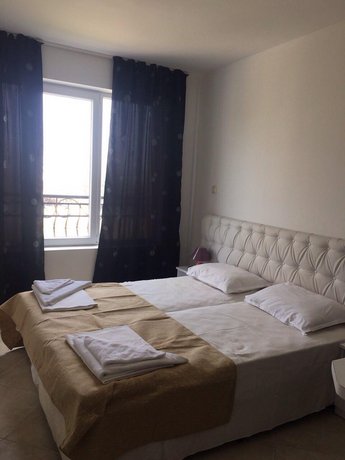 Avenue Deluxe Hotel