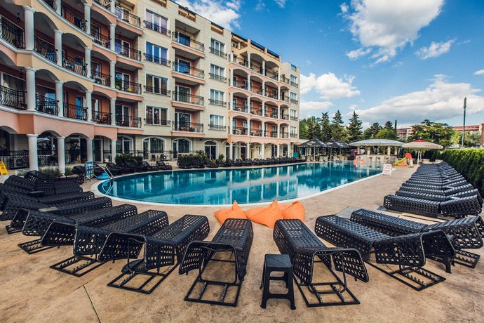 Avenue Deluxe Hotel