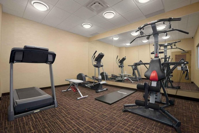 Days Inn & Suites by Wyndham Winnipeg Airport Manitoba