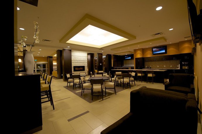 Days Inn & Suites by Wyndham Winnipeg Airport Manitoba