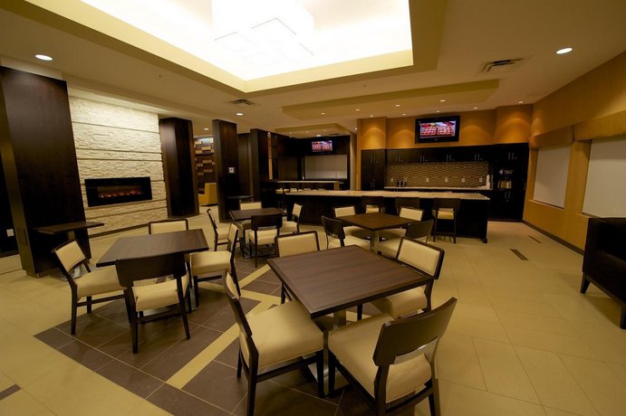 Days Inn & Suites by Wyndham Winnipeg Airport Manitoba