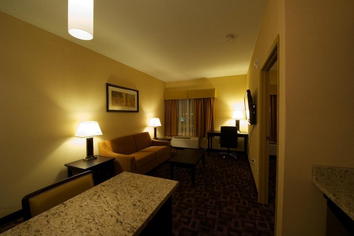 Days Inn & Suites by Wyndham Winnipeg Airport Manitoba