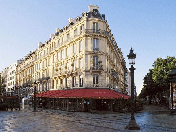 Hotel Barriere Le Fouquet's Place Des Ternes France thumbnail