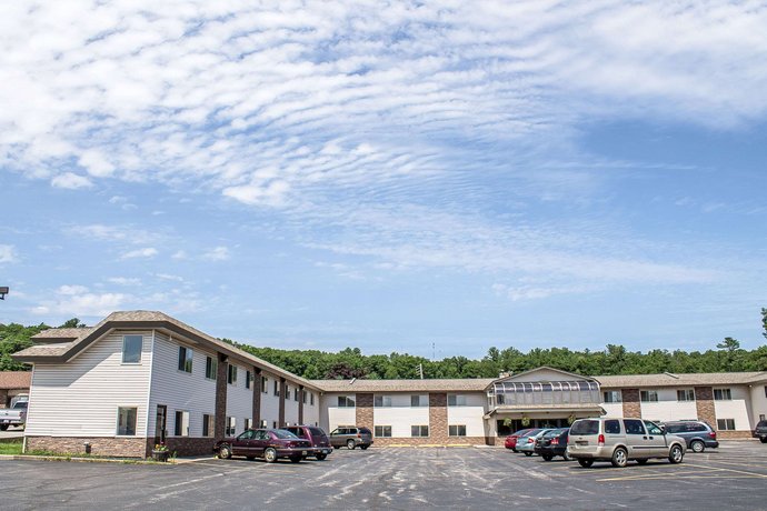 Econo Lodge Inn & Suites Iron Mountain