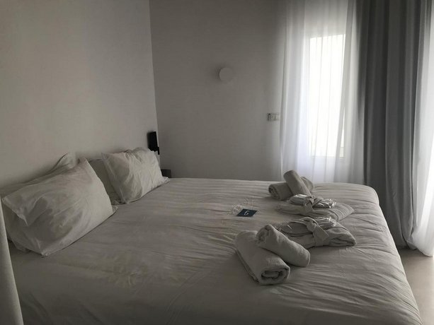 Rocabella Santorini Hotel & Spa
