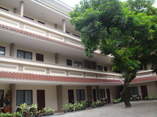 OYO 674 Hotel Cepu Indah 2