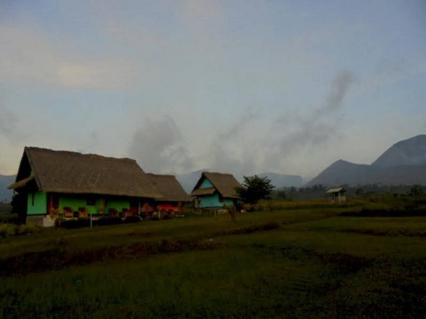 Nauli Bungalow Mount Rinjani Indonesia thumbnail