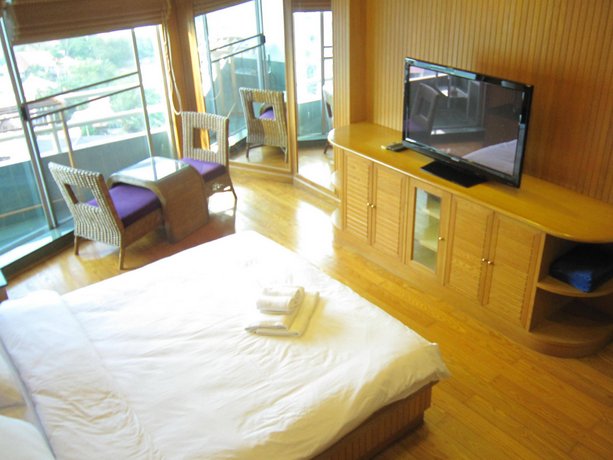 View Talay 1 by Pete Serviced Apartment