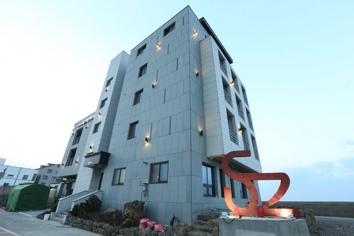 호텔52 가파초등학교 마라분교장 South Korea thumbnail