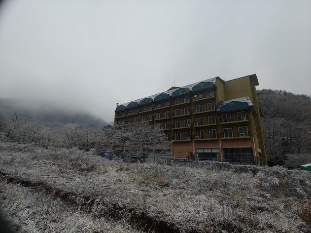 Healingnsajo resort Chungju Suanbo Sajo Resort Ski Slope South Korea thumbnail