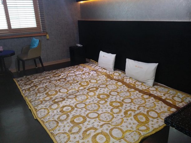 Gyeongju W Drive-in Motel