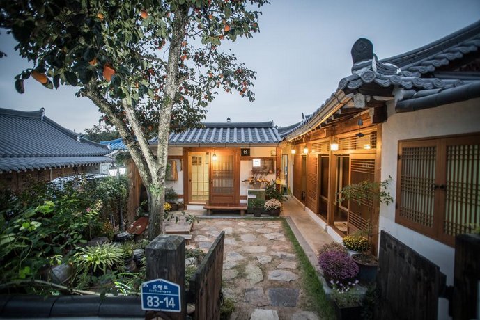 Hanok Story Guesthouse