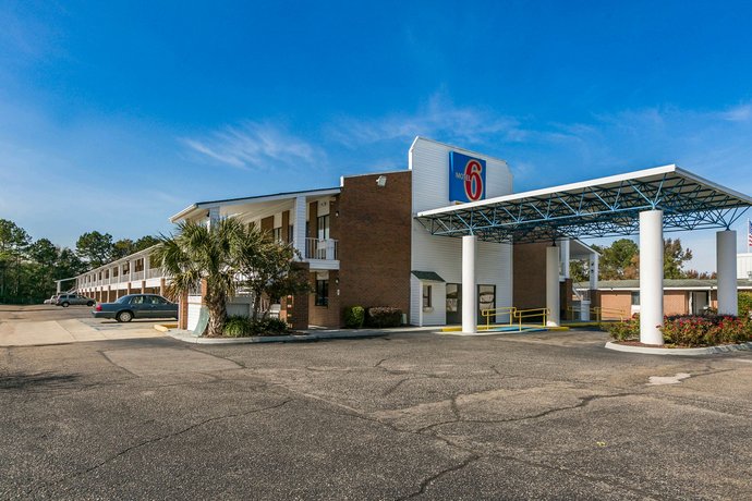 Motel 6 Dothan