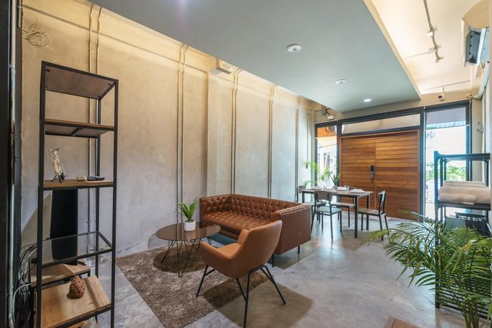 Light Loft at Victory Monument By Favstay
