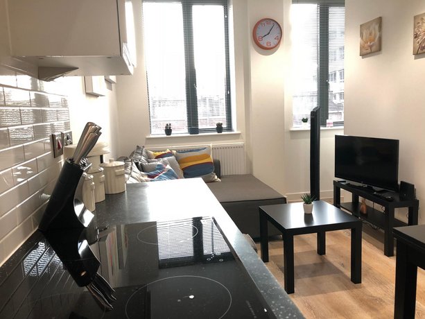 Cosy One Bedroom Apartment by creatick
