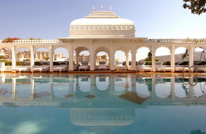 Taj Lake Palace Udaipur Crystal Gallery India thumbnail