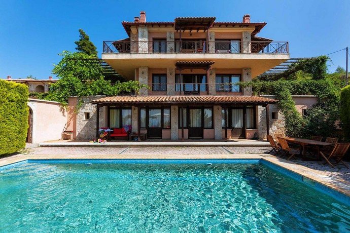 Akritas Ef Zin Villas & Suites